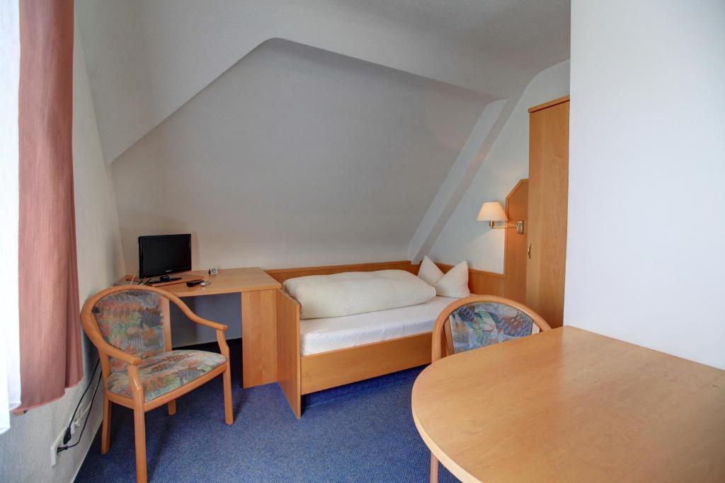 Gasthaus Zum Hirschen Oberrimsingen Room photo
