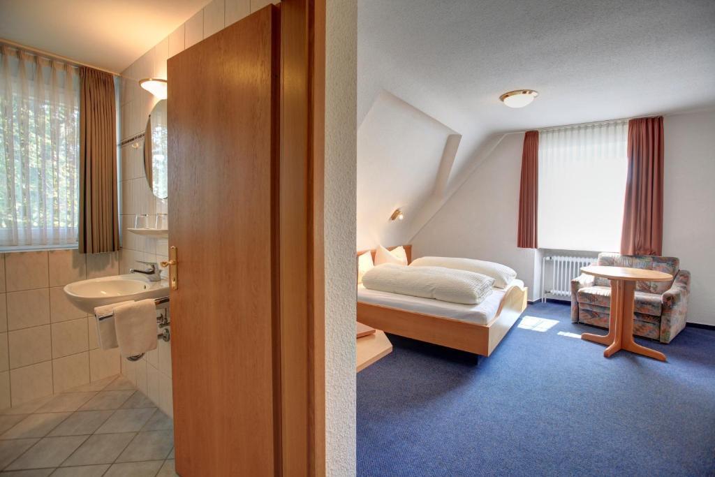 Gasthaus Zum Hirschen Oberrimsingen Room photo